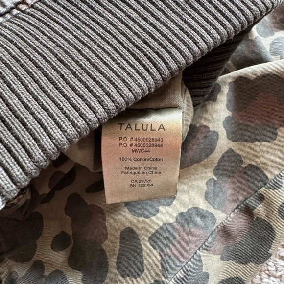 Aritzia Talula Leopard Print Bomber Jacket with Ribbed Trim - Size M - Picture 2 of 4